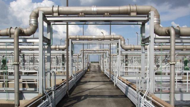 Walkway used to access activated sludge reactors 和 association instrumentation
