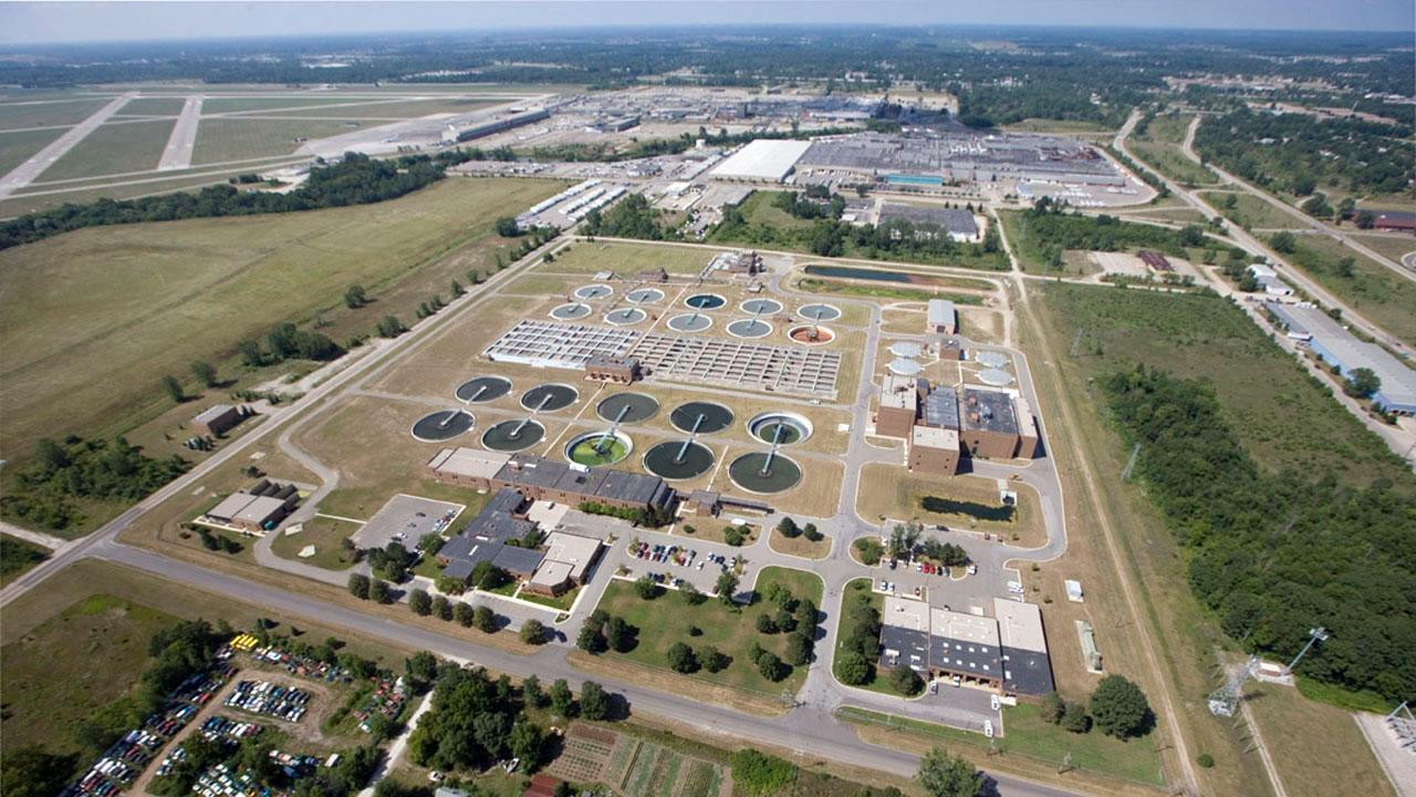 Aerial view of the 废水处理 Plant at Ypsilanti Community Utilities Authority, Michigan